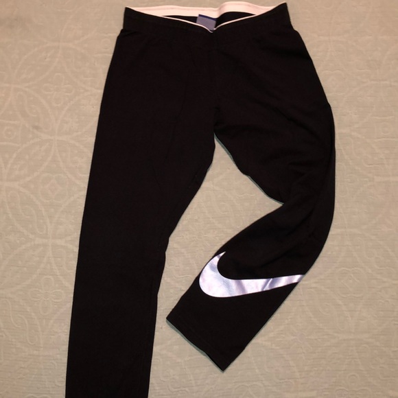 Nike Pants - Nike Crop Leggings